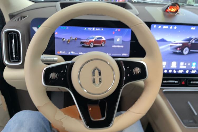Used Hima AITO M9 2025 Extended-Range Ultra Version 52 kWh 6-Seater Steering Wheel