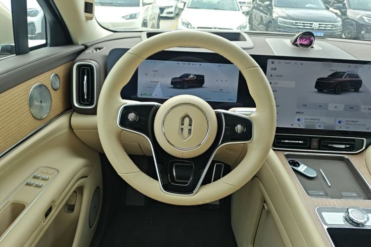 Used Hima AITO M9 2025 Extended-Range Ultra Version 52 kWh 6-Seater Steering Wheel