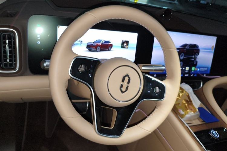 Used Hima AITO M9 2025 Extended-Range Max Version 52 kWh 5-Seater Edition Steering Wheel