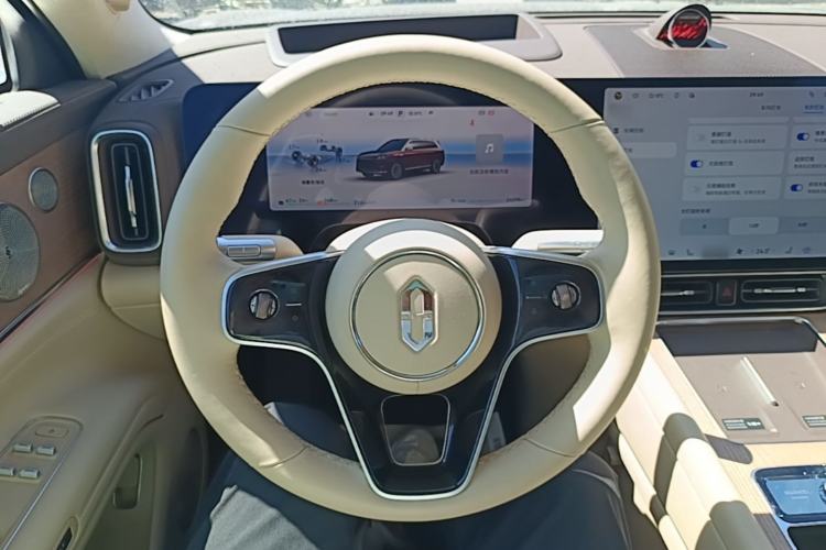 Used Hima AITO M9 2025 Extended-Range Ultra Version 52 kWh 6-Seater Steering Wheel