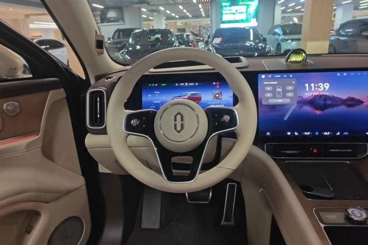 Used Hima AITO M9 2025 Extended-Range Ultra Version 52 kWh 6-Seater Steering Wheel