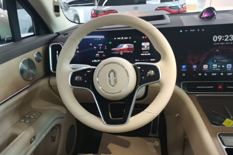 Used Hima AITO M9 2025 Extended-Range Ultra Version 52 kWh 6-Seater Steering Wheel