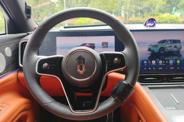 Used Hima AITO M9 2025 Extended-Range Ultra Version 52 kWh 5-Seater Edition Steering Wheel