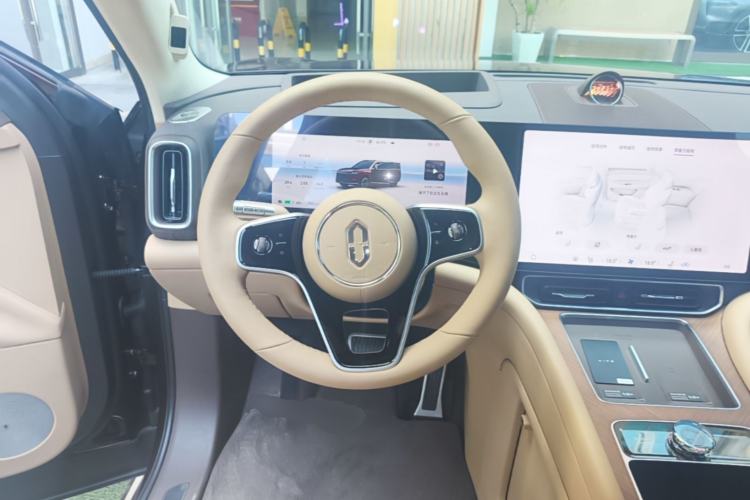Used Hima AITO M9 2025 Pure Electric Ultra Version 100 kWh 6-Seater Model Steering Wheel