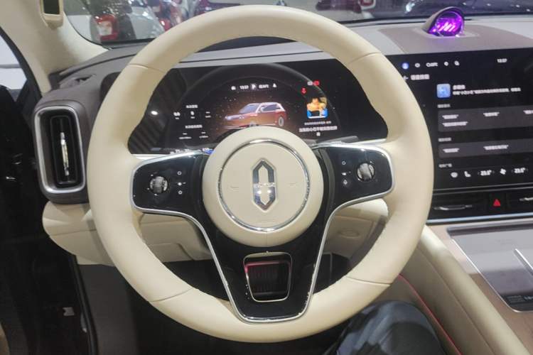 Used Hima AITO M9 2025 Extended-Range Ultra Version 52 kWh 6-Seater Steering Wheel