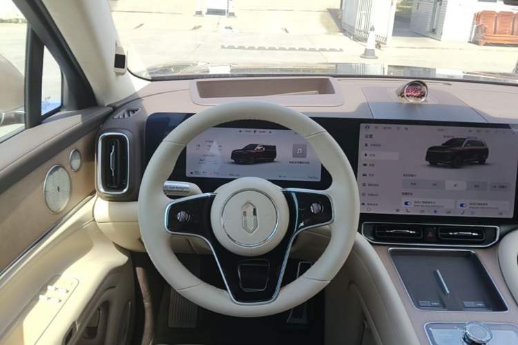 Used Hima AITO M9 2025 Extended-Range Ultra Version 52 kWh 6-Seater Steering Wheel