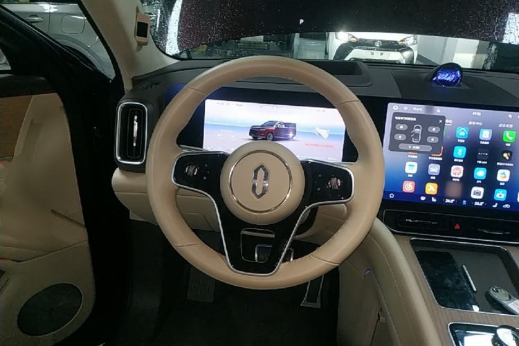 Used Hima AITO M9 2025 Extended-Range Ultra Version 52 kWh 6-Seater Steering Wheel