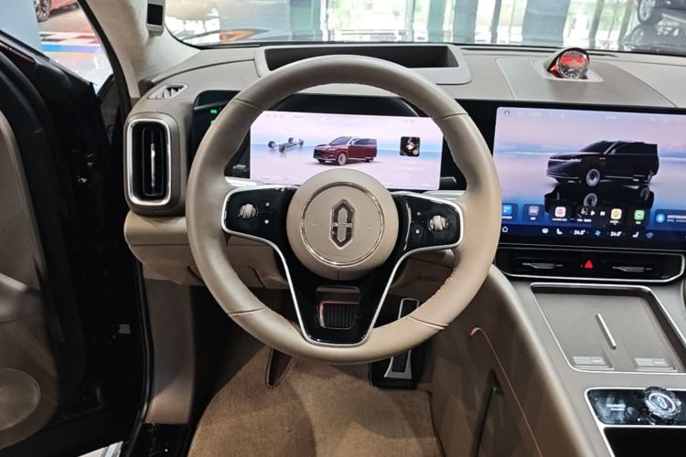 Used Hima AITO M9 2025 Extended-Range Ultra Version 52 kWh 6-Seater Steering Wheel