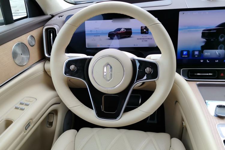 Used Hima AITO M9 2025 Extended-Range Ultra Version 52 kWh 6-Seater Steering Wheel