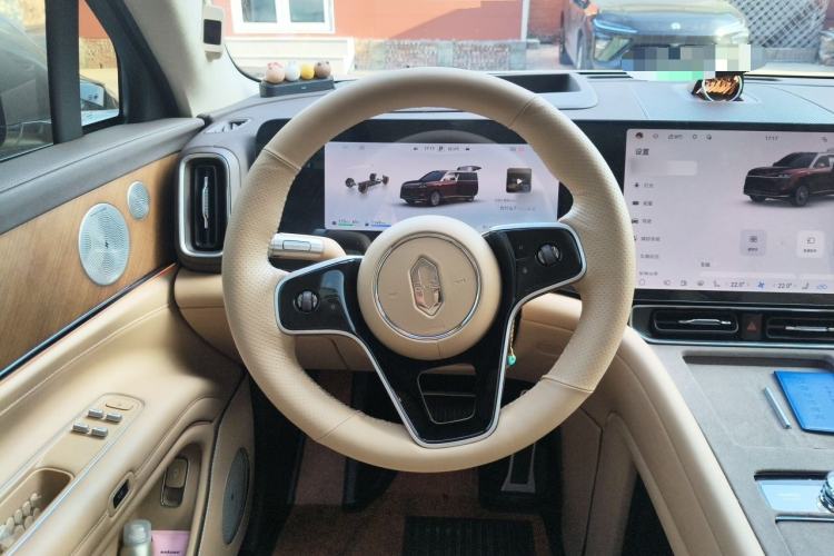 Used Hima AITO M9 2025 Extended-Range Ultra Version 52 kWh 6-Seater Steering Wheel