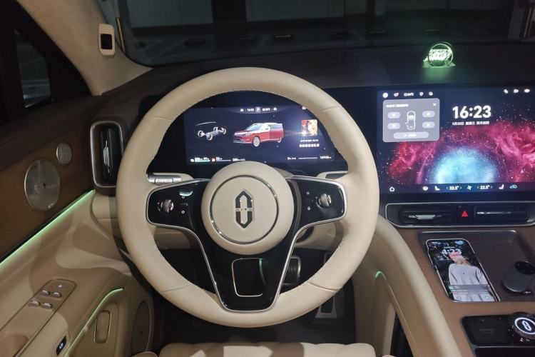 Used Hima AITO M9 2025 Extended-Range Ultra Version 52 kWh 6-Seater Steering Wheel