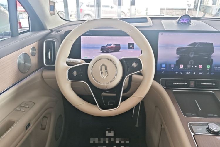 Used Hima AITO M9 2025 Extended-Range Ultra Version 52 kWh 6-Seater Steering Wheel