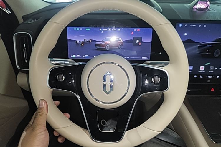 Used Hima AITO M9 2025 Extended-Range Ultra Version 52 kWh 6-Seater Steering Wheel