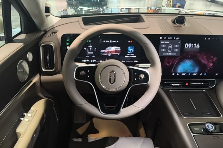Used Hima AITO M9 2025 Extended-Range Ultra Version 52 kWh 6-Seater Steering Wheel