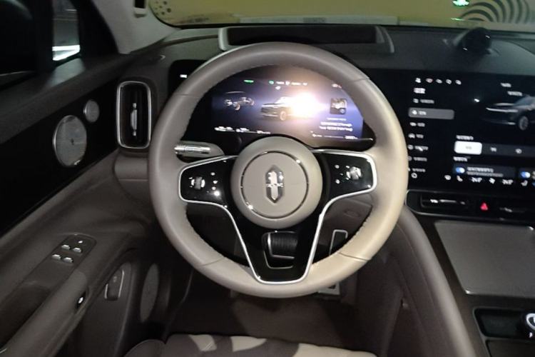 Used Hima AITO M9 2025 Extended-Range Ultra Version 52 kWh 6-Seater Steering Wheel