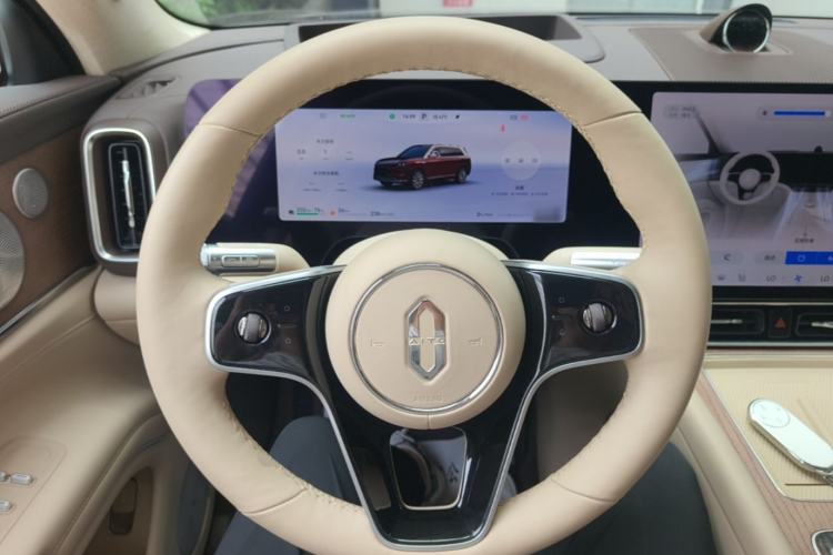 Used Hima AITO M9 2025 Extended-Range Ultra Version 52 kWh 5-Seater Edition Steering Wheel
