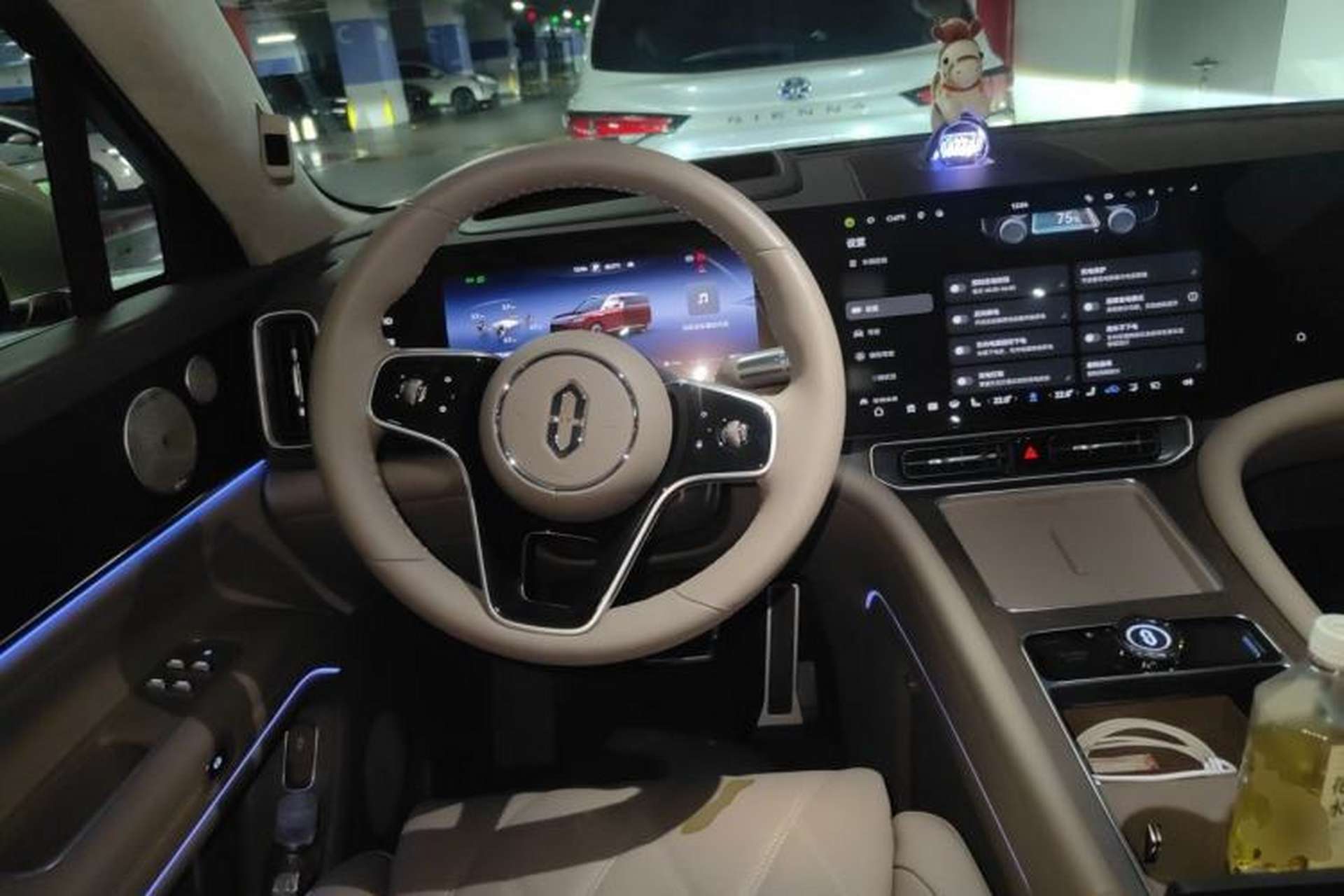 Used Hima AITO M9 2025 All-Electric Ultra Version 100 kWh 5-Seater Model Steering Wheel