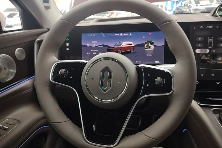 Used Hima AITO M9 2025 All-Electric Ultra Version 100 kWh 5-Seater Model Steering Wheel
