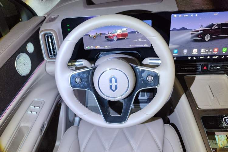 Used Hima AITO M9 2025 Extended-Range Ultra Version 52 kWh 6-Seater Steering Wheel