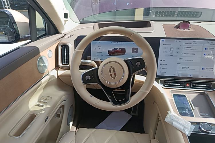Used Hima AITO M9 2025 Extended-Range Ultra Version 52 kWh 6-Seater Steering Wheel