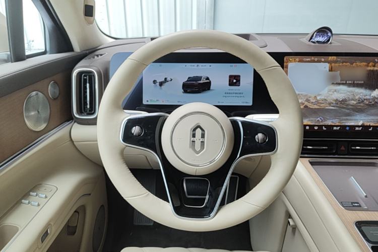 Used Hima AITO M9 2025 Extended-Range Ultra Version 52 kWh 6-Seater Steering Wheel