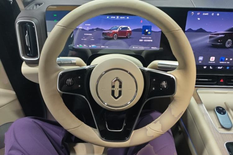 Used Hima AITO M9 2025 Extended-Range Max Version 52 kWh 5-Seater Edition Steering Wheel