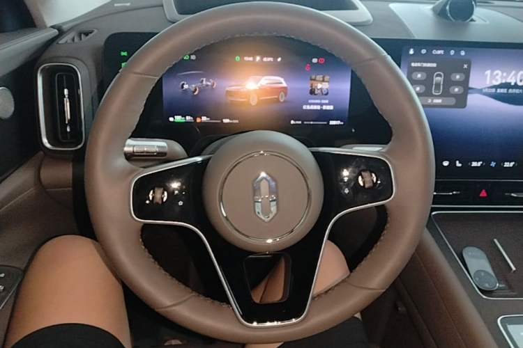 Used Hima AITO M9 2025 Extended-Range Ultra Version 52 kWh 5-Seater Edition Steering Wheel