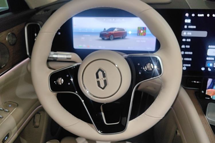Used Hima AITO M9 2025 Extended-Range Ultra Version 52 kWh 6-Seater Steering Wheel