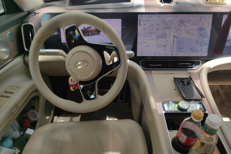Used Hima AITO M9 2025 Extended-Range Ultra Version 52 kWh 6-Seater Steering Wheel