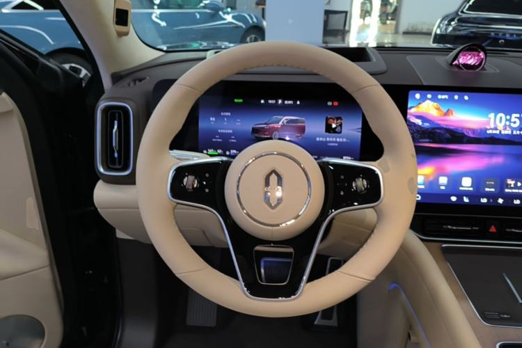 Used Hima AITO M9 2025 Extended-Range Ultra Version 52 kWh 6-Seater Steering Wheel