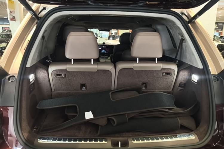 Used Hima AITO M9 2025 Extended-Range Ultra Version 52 kWh 6-Seater Trunk