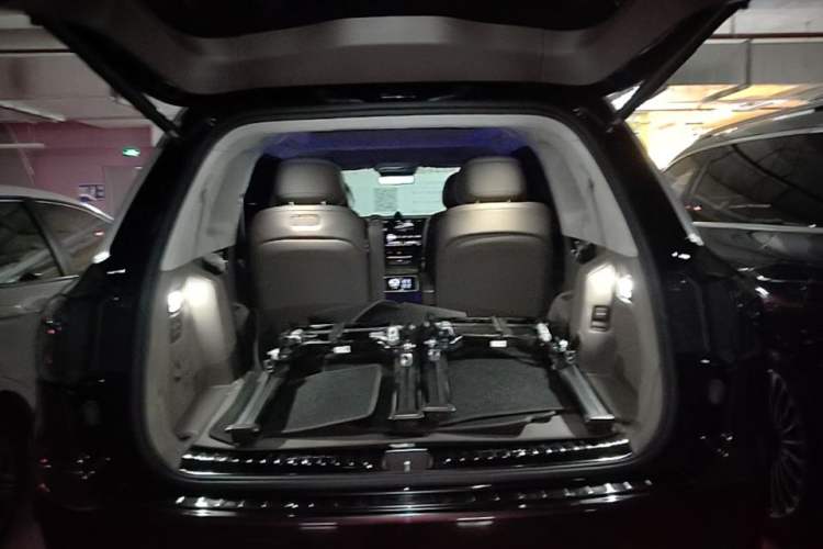 Used Hima AITO M9 2025 Extended-Range Ultra Version 52 kWh 6-Seater Trunk