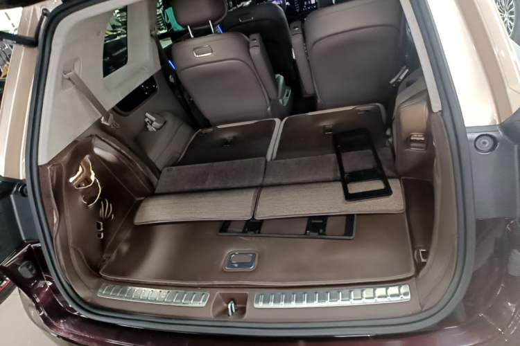 Used Hima AITO M9 2025 Extended-Range Ultra Version 52 kWh 6-Seater Trunk