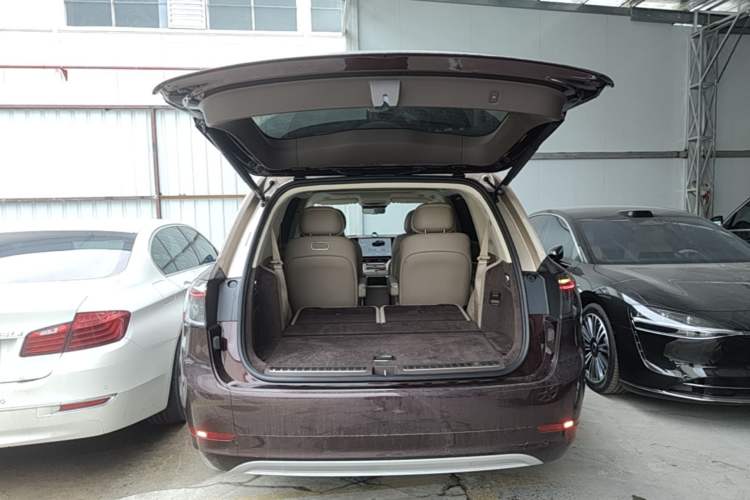 Used Hima AITO M9 2025 Extended-Range Ultra Version 52 kWh 6-Seater Trunk