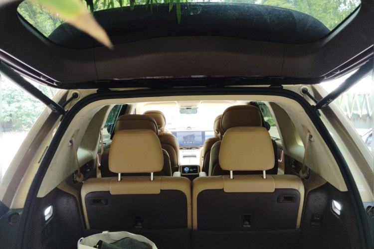 Used Hima AITO M9 2025 Extended-Range Ultra Version 52 kWh 6-Seater Trunk