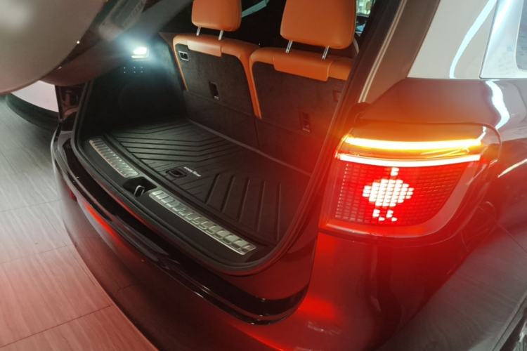 Used Hima AITO M9 2025 Extended-Range Max Version 52 kWh 6-Seater Edition Trunk