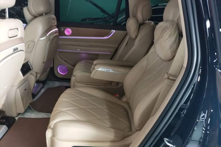 Used Hima AITO M9 2025 Extended-Range Ultra Version 52 kWh 6-Seater Left Rear Seat