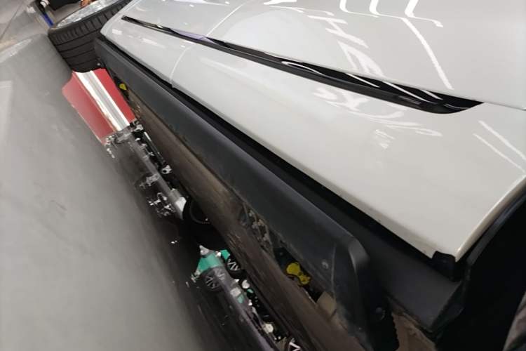 Used Hima AITO M9 2025 Extended-Range Ultra Version 52 kWh 6-Seater Left Side Sill