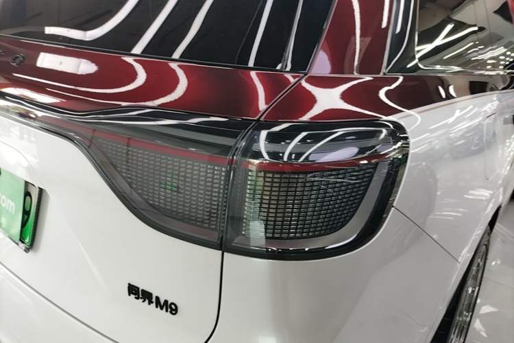 Used Hima AITO M9 2025 Extended-Range Ultra Version 52 kWh 6-Seater Right Rear Taillight