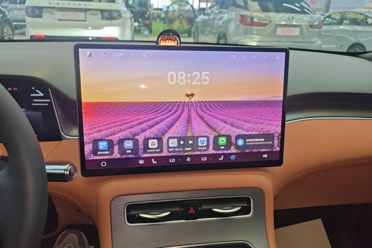 Used Hima H5 2025 Model Range-Extending Max Audio And AC Panel