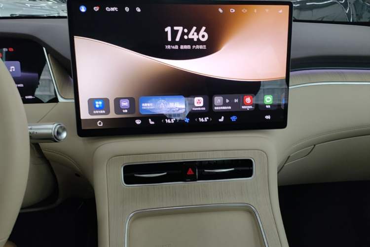 Used Hima H5 2025 Model Range-Extending Max Audio And AC Panel
