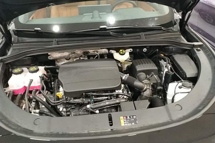 Used Hima H5 2025 Model Range-Extending Max Engine Bay
