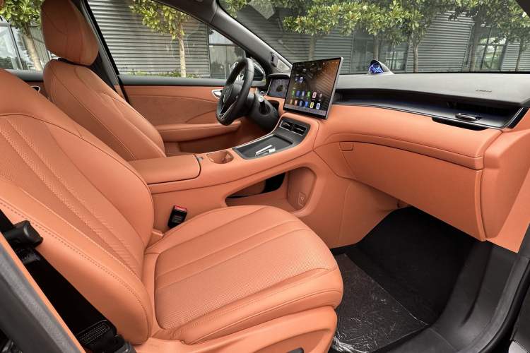 Used Hima H5 2025 Model Range-Extending Max Interior 3