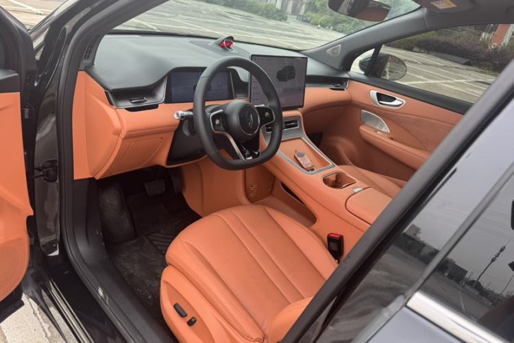 Used Hima H5 2025 Model Range-Extending Max Interior 9