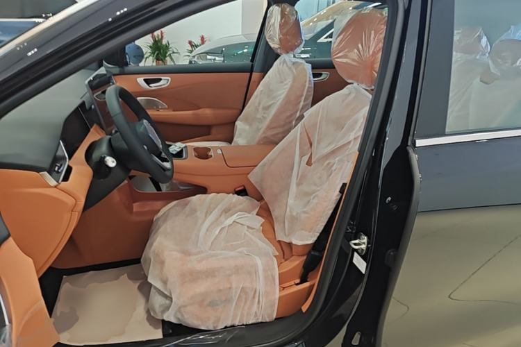 Used Hima H5 2025 Model Range-Extending Pro Left Front Seat