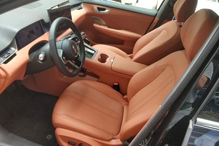 Used Hima H5 2025 Model Range-Extending Max Left Front Seat