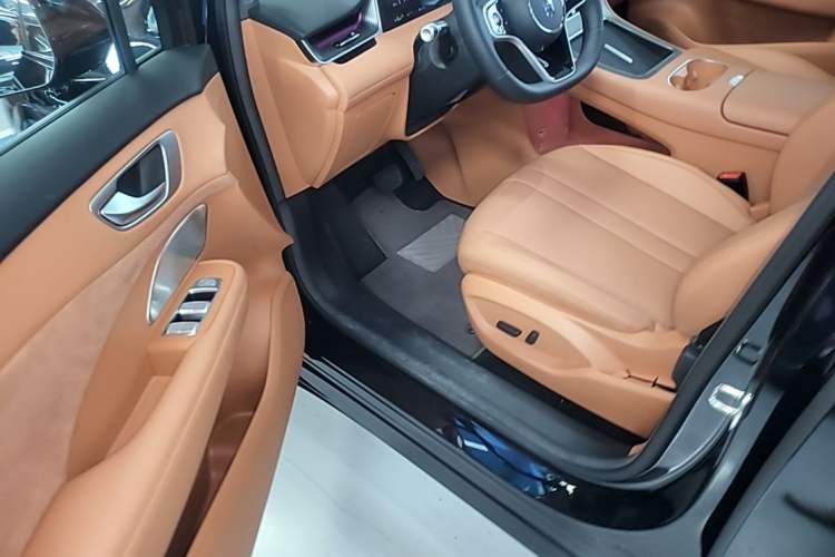 Used Hima H5 2025 Model Range-Extending Max Left Front Seat