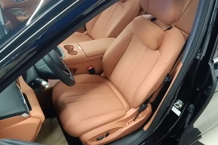 Used Hima H5 2025 Model Range-Extending Max Left Front Seat