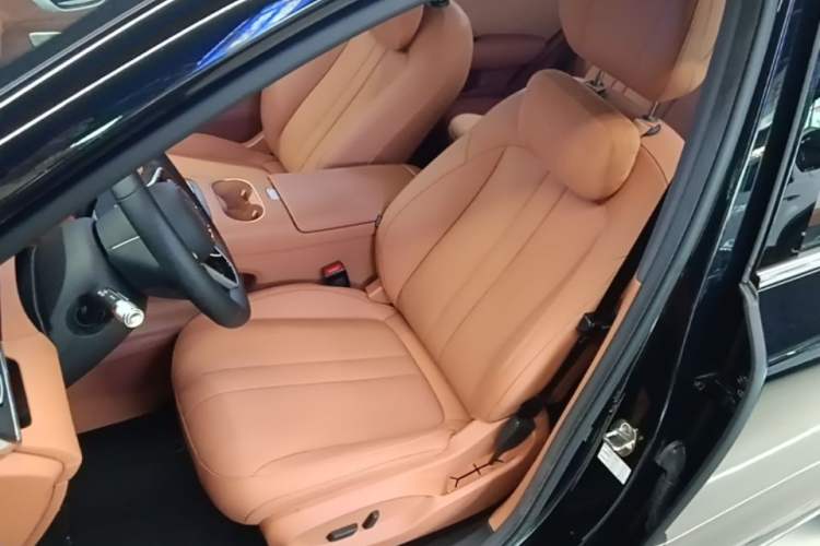 Used Hima H5 2025 Model Range-Extending Max Left Front Seat