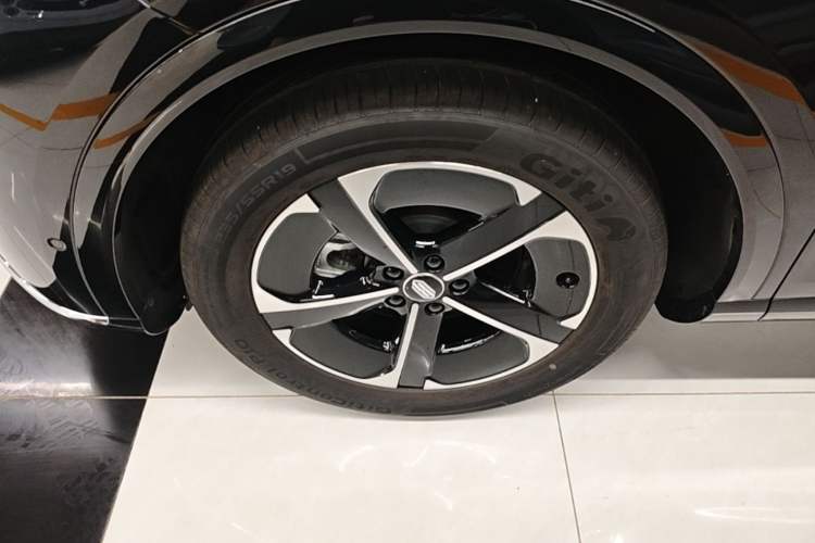 Used Hima H5 2025 Model Range-Extending Max Left Front Wheel Hub